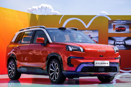 吉利全新中型SUV KX11工信部申报图曝光 上海车展首发