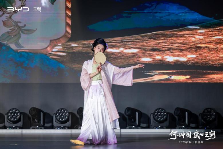 AI硬件布局又有新亮点，三七互娱投资的灵宇宙“Ling!”在CES 2025实力吸睛